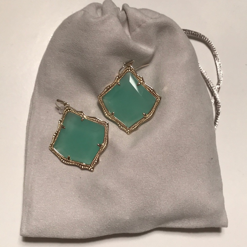 NWOT Kendra Scott Kirsten Drop Earrings